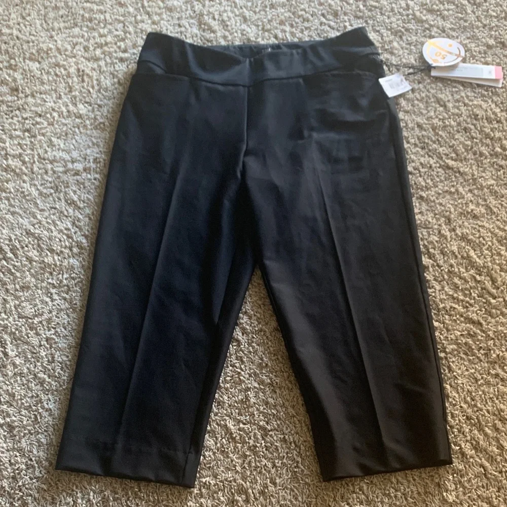 Tail Women's Sleek Black Capris - Picture 1 of 2